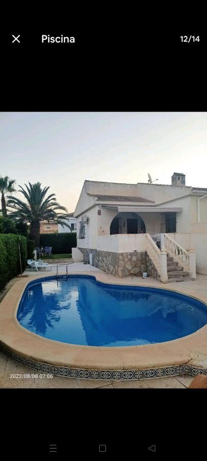 Вилла Acogedora Casa Con Piscina Торевьиа Экстерьер фото